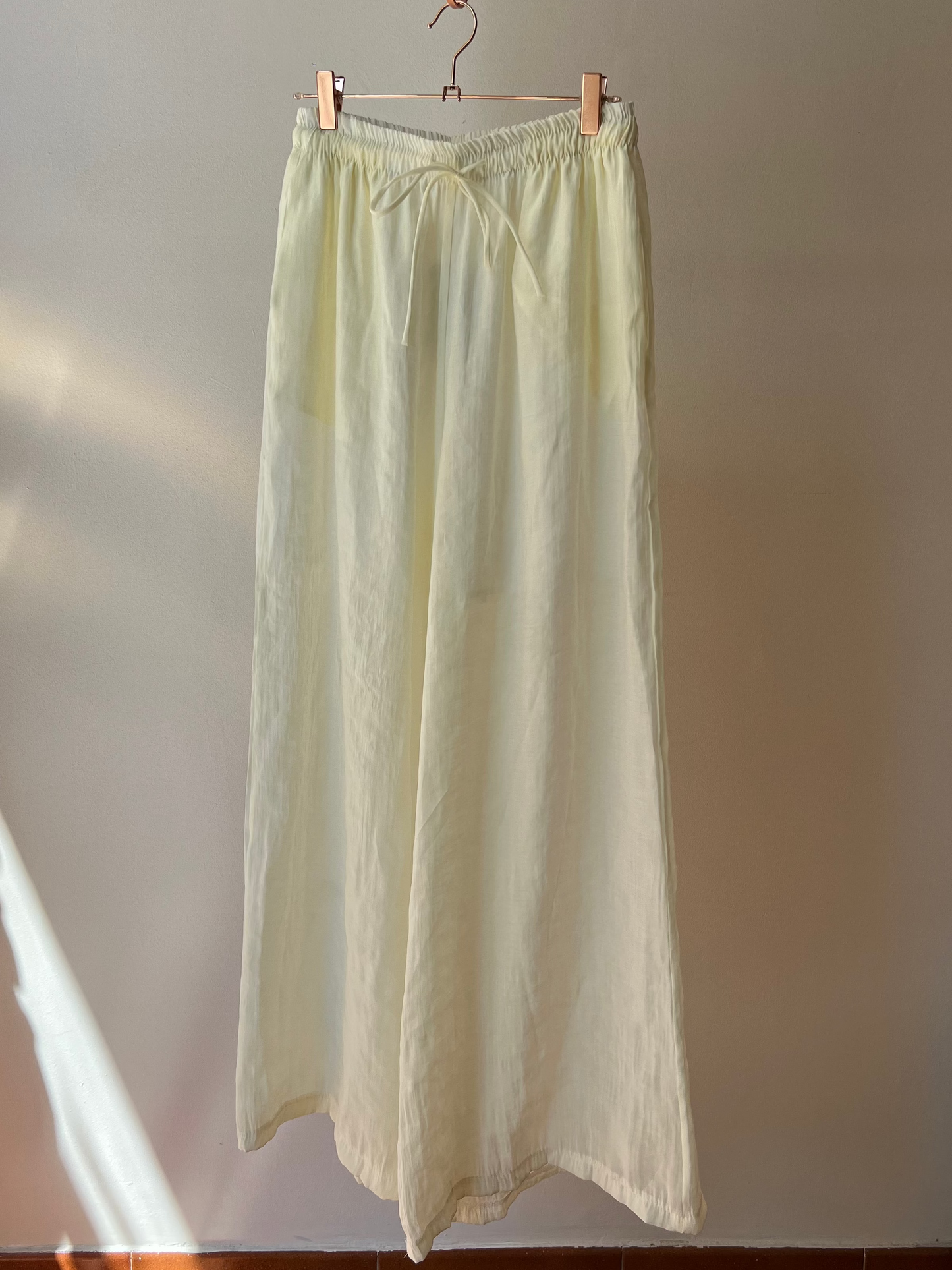 Wide-Leg Linen Pants